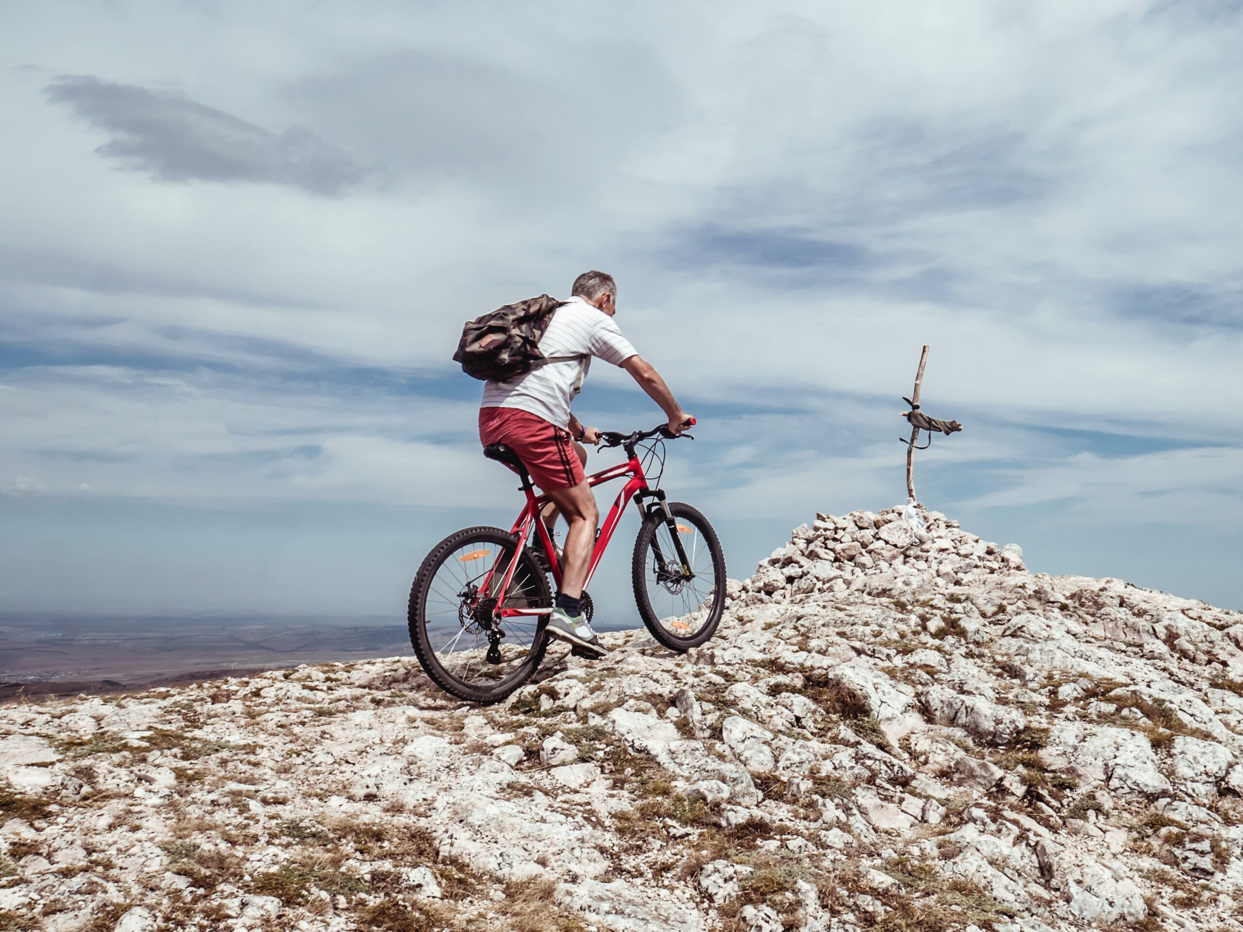 Les 6 aventures à vélo incontournables pour explorer le monde autrement !